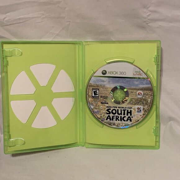 EA Sports 2010 FIFA World Cup South Africa (Microsoft Xbox 360, 2010) Rated E - Picture 2 of 4